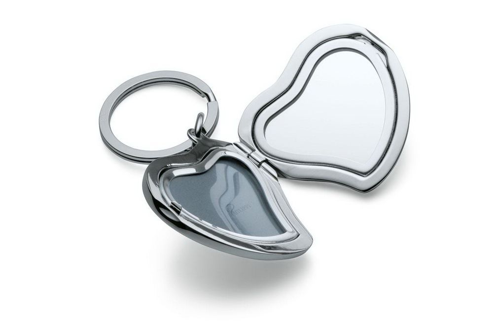 Брелок-медальон Heart - фото от интернет-магазина подарков Хочу Дарю