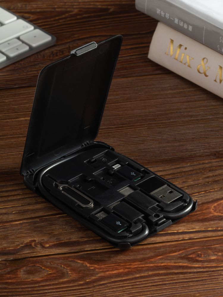 Органайзер с беспроводной зарядкой и набором адаптеров Octopod, черный - фото от ХочуДарю